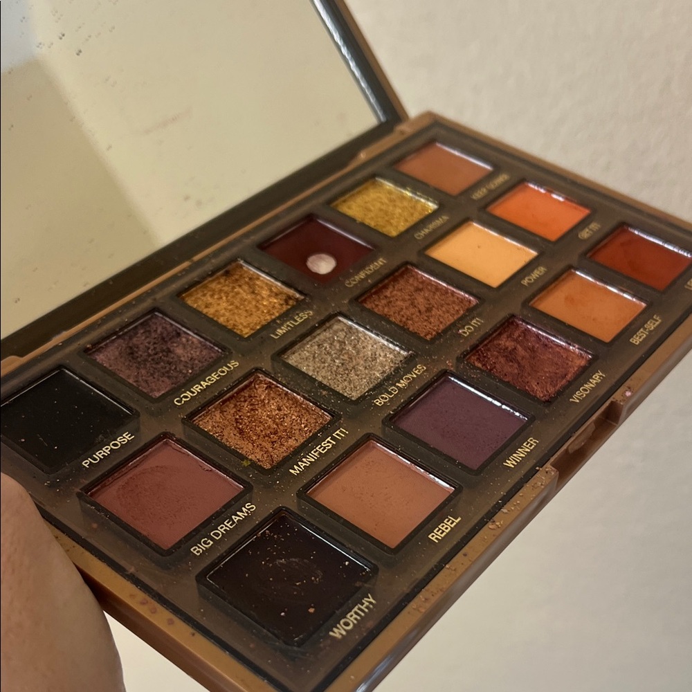 HUDAVIOJI EM(POWER)ED Palette used - some new. - Picture 2 of 5